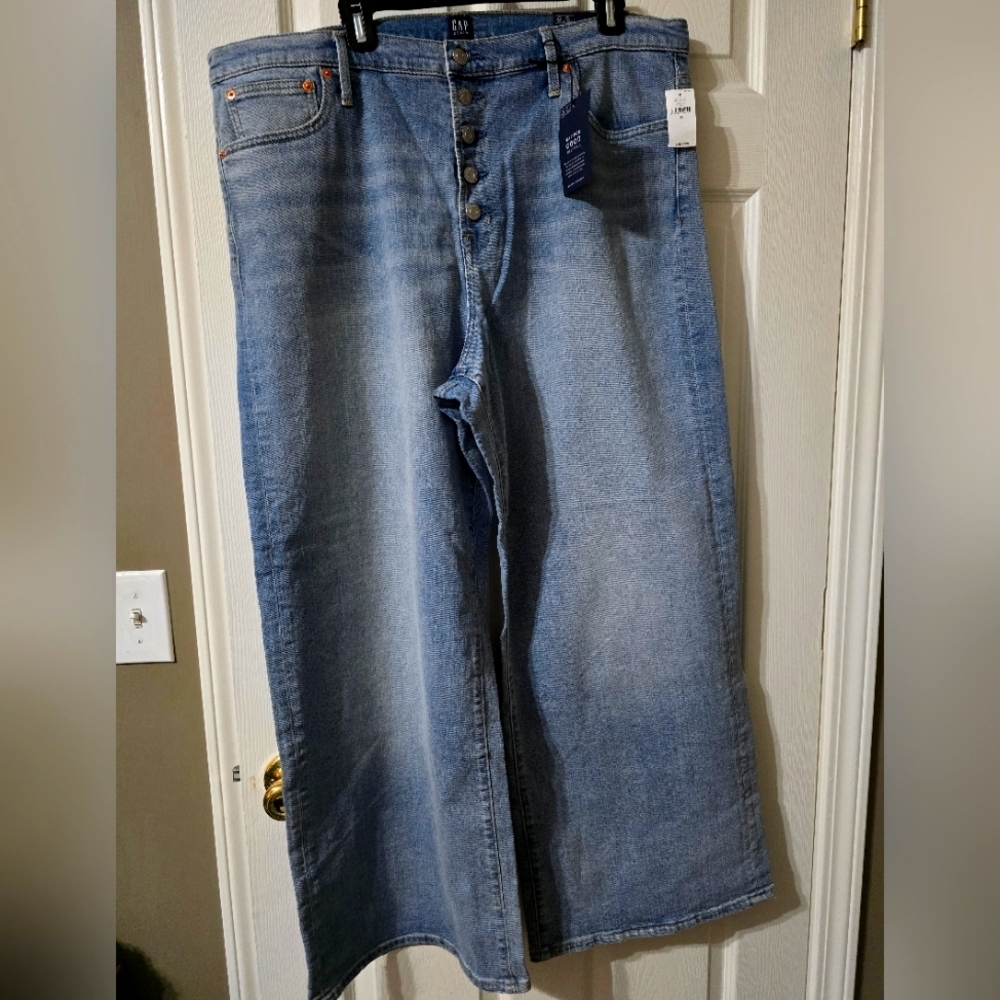 NWT GAP High Rise Wide-Leg Ankle Length Jeans, Button-Fly, Light Wash, Plus Size
